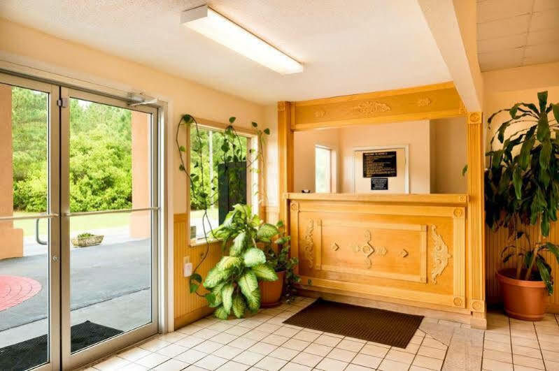Americas Best Value Inn Darien Exterior photo
